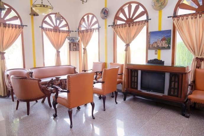 Imagen del bar/restaurante del Hotel Olympic, Sekayu. Foto 3