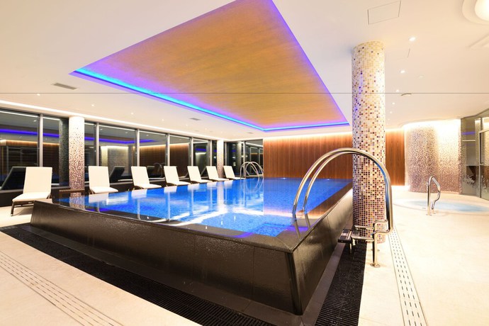 Imagen de la piscina del Hotel Olympic Spa And Wellness. Foto 20