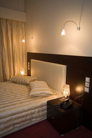 Imagen de la habitación del Hotel Olympic Star. Foto 13