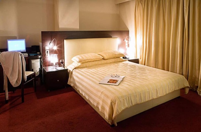 Imagen de la habitación del Hotel Olympic Star. Foto 19