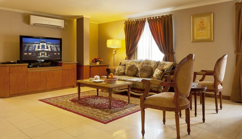 Imagen de la habitación del Hotel Olympic, Tangki. Foto 17