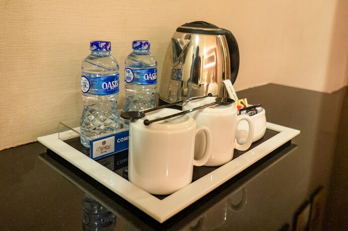 Imagen de la habitación del Hotel Olympic, Tangki. Foto 28