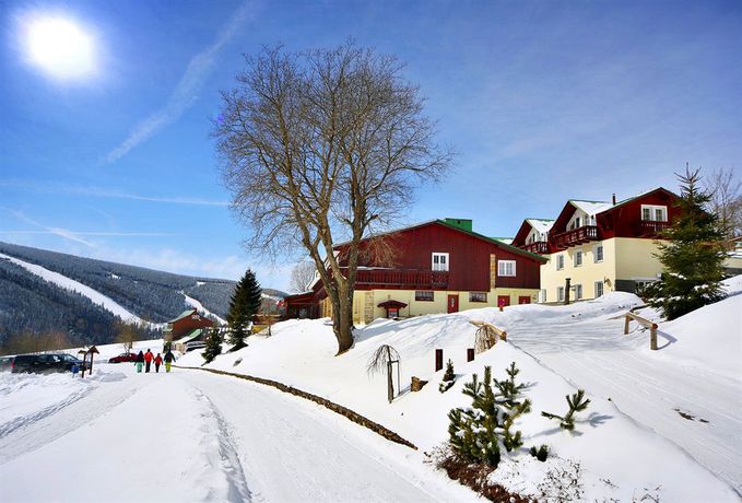 Imagen de los exteriores del Hotel Olympie. Foto 6