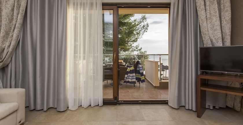 Imagen de la habitación del Hotel Olympion Sunset. Foto 13