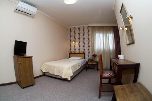 Imagen de la habitación del Hotel Olympos, Komotin&iacute;. Foto 6