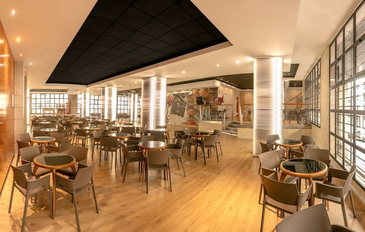 Imagen de los interiores del Hotel Olympus. Foto 13