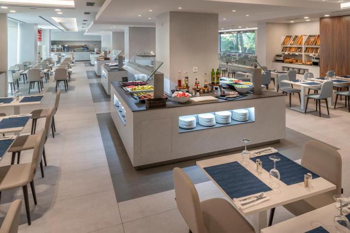 Imagen del bar/restaurante del Hotel Olympus Palace. Foto 3