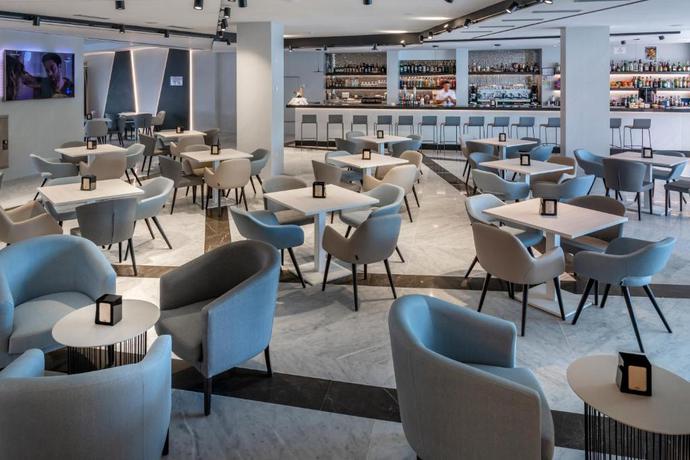 Imagen del bar/restaurante del Hotel Olympus Palace. Foto 4