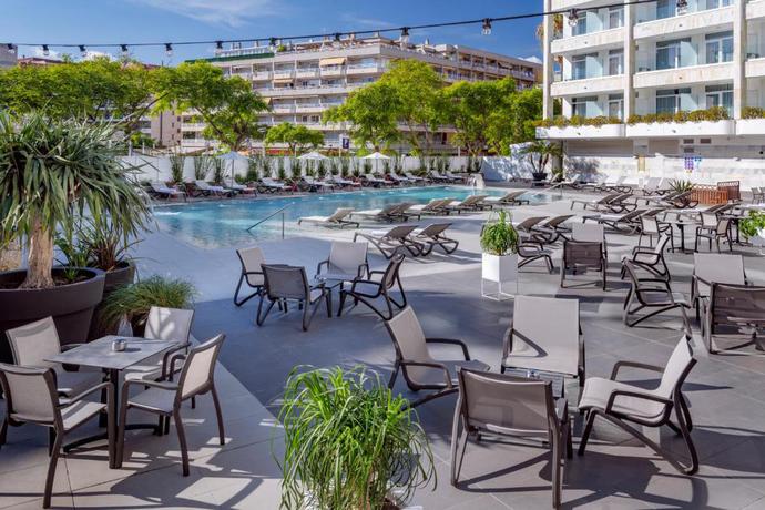 Imagen de los exteriores del Hotel Olympus Palace. Foto 9