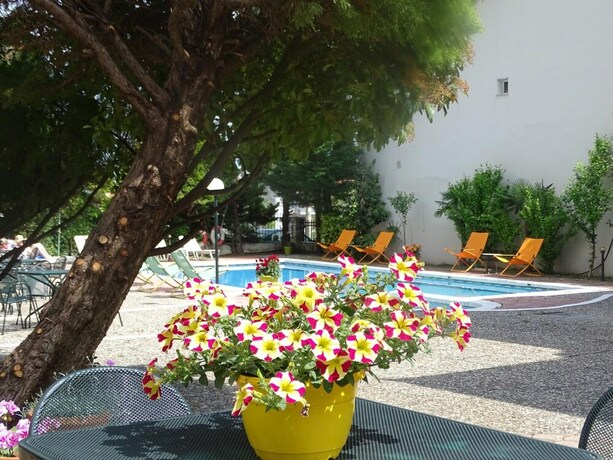 Imagen de la piscina del Hotel Olympus Villa Drosos. Foto 35