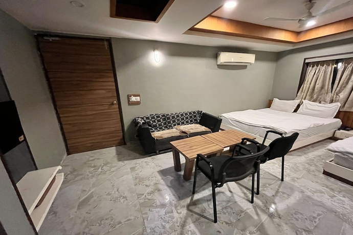 Imagen de la habitación del Hotel Om Balaji. Foto 10