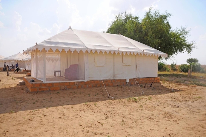 Imagen de la habitación del Hotel Om Desert Resort. Foto 12