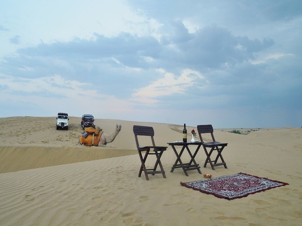 Imagen de los interiores del Hotel Om Desert Resort. Foto 16