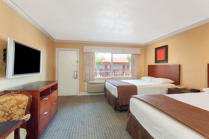 Imagen de la habitación del Hotel Om Park Inn and Suites El Cajon near San Diego. Foto 8
