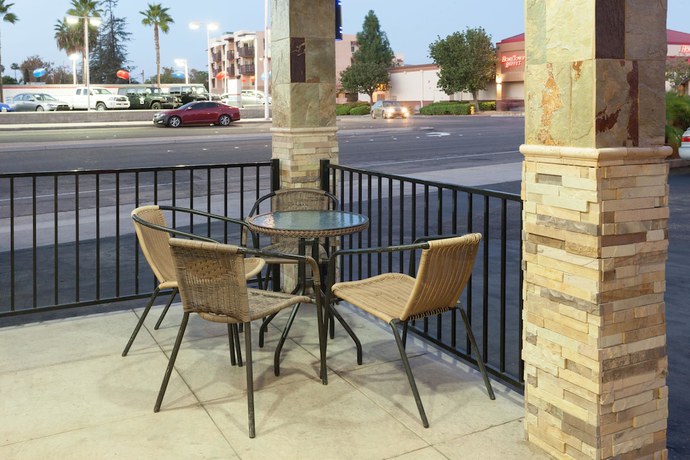 Imagen de los interiores del Hotel Om Park Inn and Suites El Cajon near San Diego. Foto 12