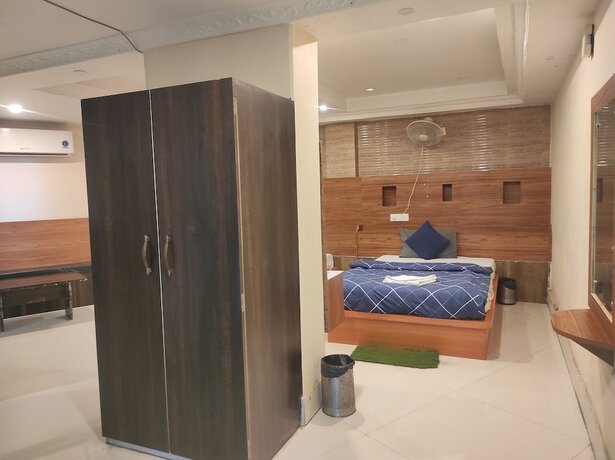 Imagen de la habitación del Hotel Om Regency. Foto 13