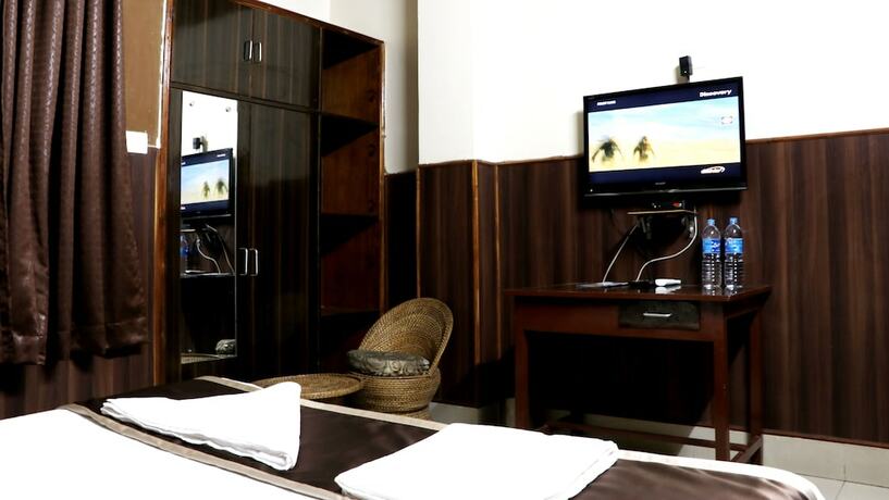 Imagen general del Hotel Om Shree Residency. Foto 11