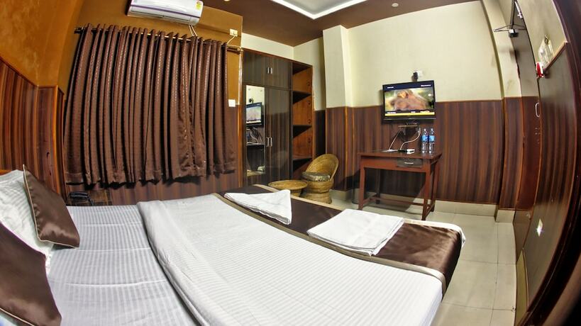 Imagen general del Hotel Om Shree Residency. Foto 13
