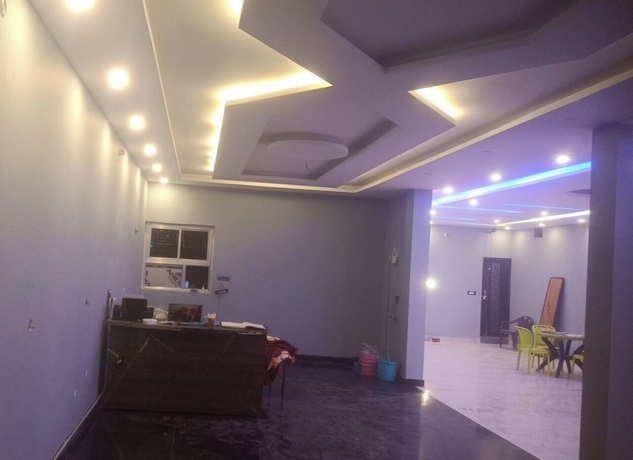 Imagen de los interiores del Hotel Om palace, Karchana. Foto 13