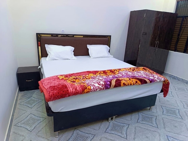 Imagen de la habitación del Hotel Om palace, Karchana. Foto 8