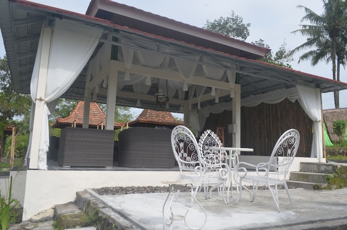Imagen de los interiores del Hotel Omah Kloewoeng Resort Kaliurang. Foto 14