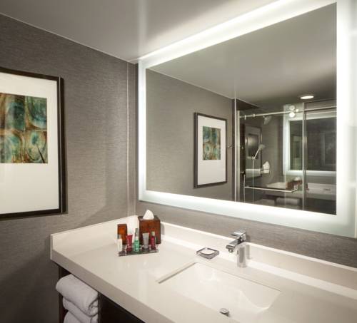 Imagen de la habitación del Hotel Omaha Marriott. Foto 4