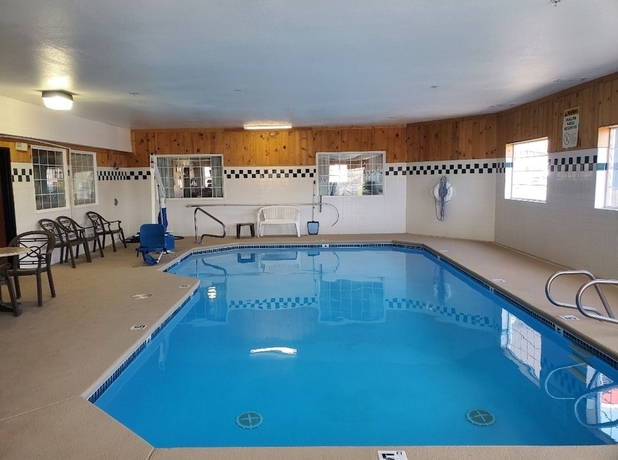 Imagen de la piscina del Hotel Omak Inn. Foto 19