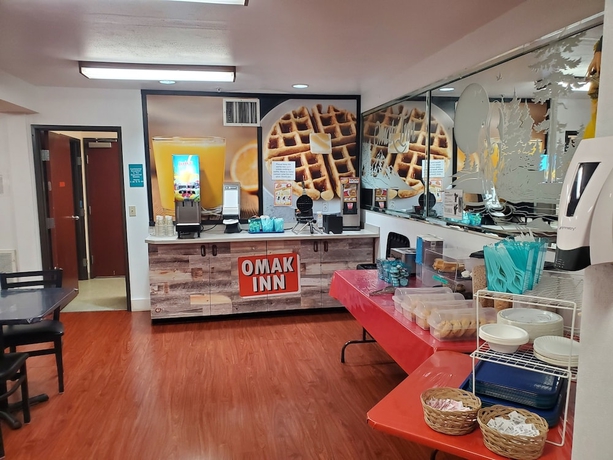 Imagen del bar/restaurante del Hotel Omak Inn. Foto 2