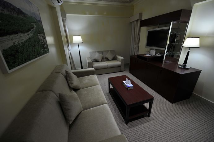 Imagen de los interiores del Hotel Oman Palm Suites. Foto 12