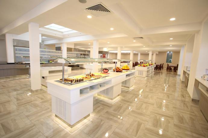 Imagen del bar/restaurante del Hotel Omar Khayam Resort and Aqua Park. Foto 2