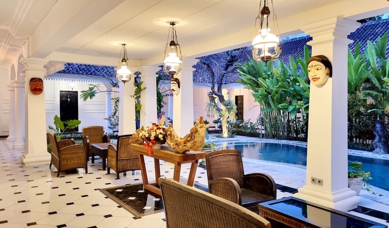 Imagen de los interiores del Hotel Omatha Village. Foto 16
