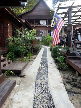 Imagen de los exteriores del Hotel Ombak Dive Resort. Foto 9