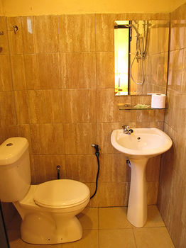 Imagen del bar/restaurante del Hotel Ombak Dive Resort. Foto 2