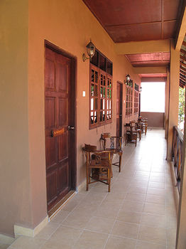 Imagen de los exteriores del Hotel Ombak Dive Resort. Foto 14