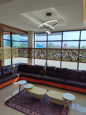 Imagen de los interiores del Hotel Omber Inn. Foto 15
