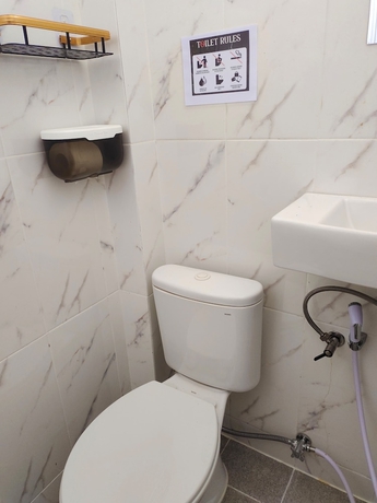 Imagen de la habitación del Hotel Omber Inn. Foto 12