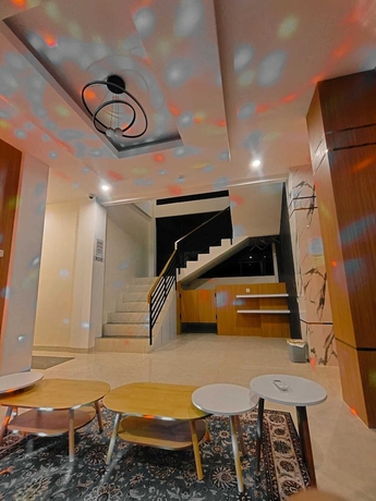 Imagen de los interiores del Hotel Omber Inn. Foto 16
