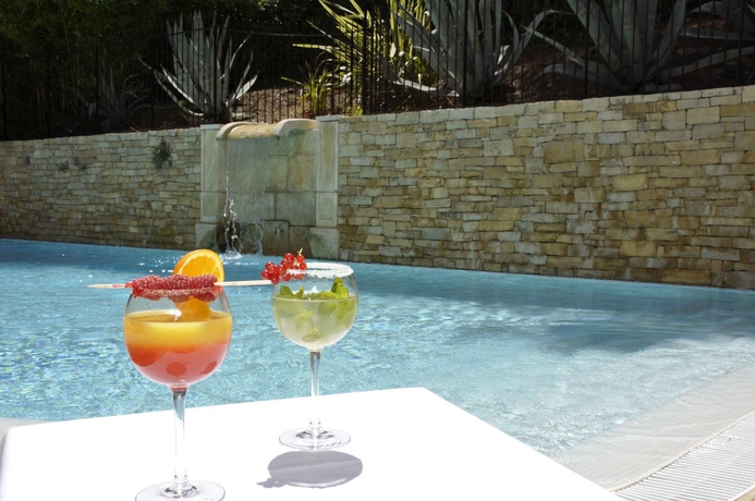 Imagen de la piscina del Hotel Oméga, Valbonne . Foto 6