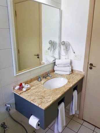 Imagen de la habitación del Hotel Omega Flat. Foto 6