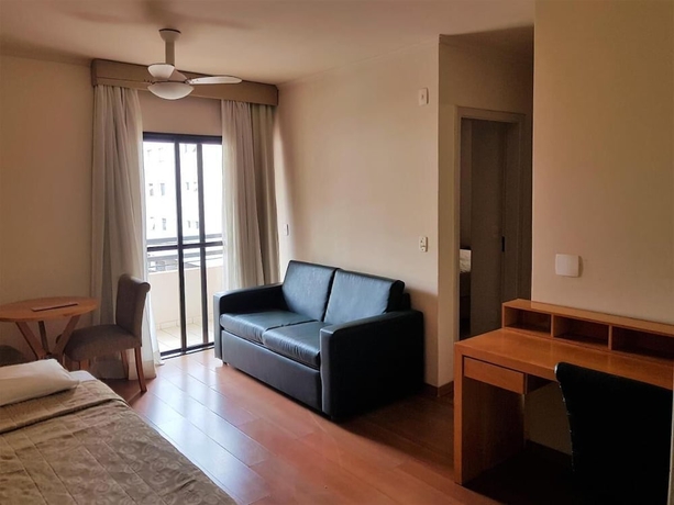 Imagen de la habitación del Hotel Omega Flat. Foto 13