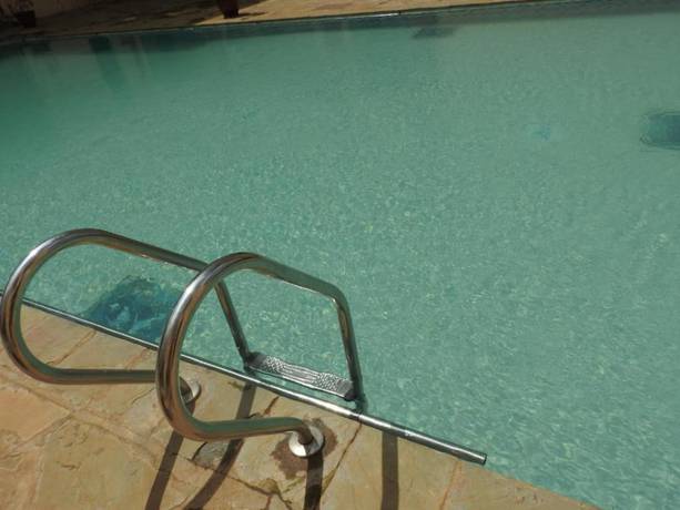 Imagen de la piscina del Hotel Omega Gardens, Nanyuki. Foto 16