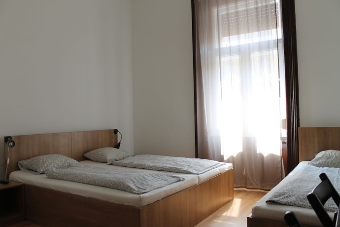 Imagen de la habitación del Hotel Omega Guesthouse Budapest. Foto 6