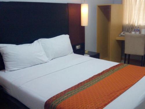 Imagen general del Hotel Omega Karawang. Foto 6