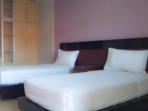 Imagen general del Hotel Omega Karawang. Foto 11