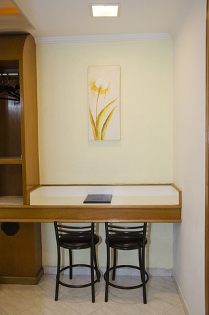 Imagen de la habitación del Hotel Omega Palace. Foto 2