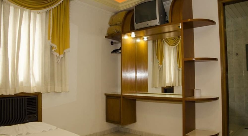 Imagen de la habitación del Hotel Omega Palace. Foto 18