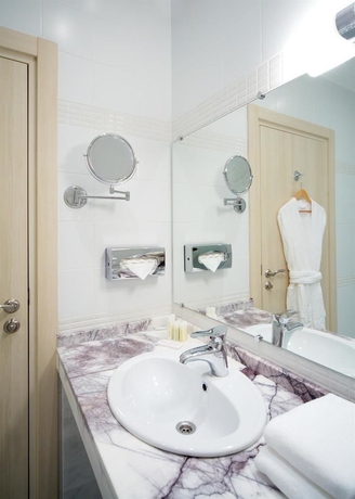 Imagen de la habitación del Hotel Omega Sirius. Foto 4