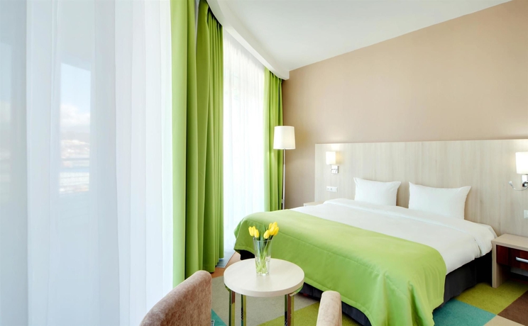 Imagen de la habitación del Hotel Omega Sirius. Foto 6