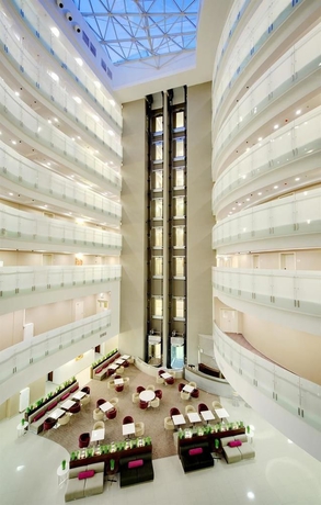 Imagen de los interiores del Hotel Omega Sirius. Foto 14