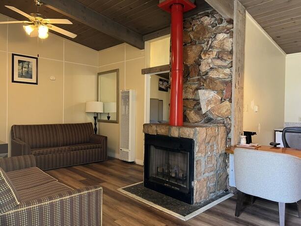 Imagen general del Hotel Omeo Suites Big Bear. Foto 5